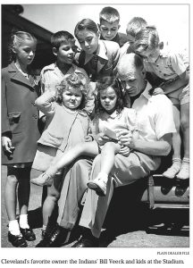 veeck-with-kids-1946
