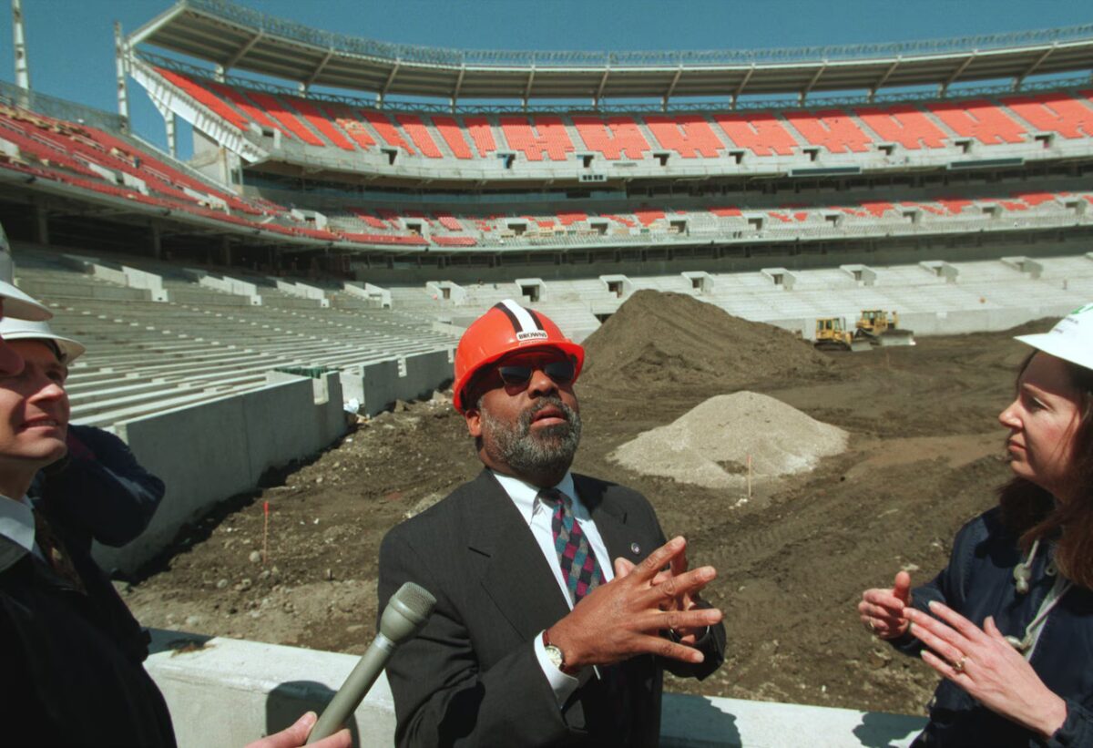 Think the latest Browns debate was ugly? It was tame by 1996 standards ...